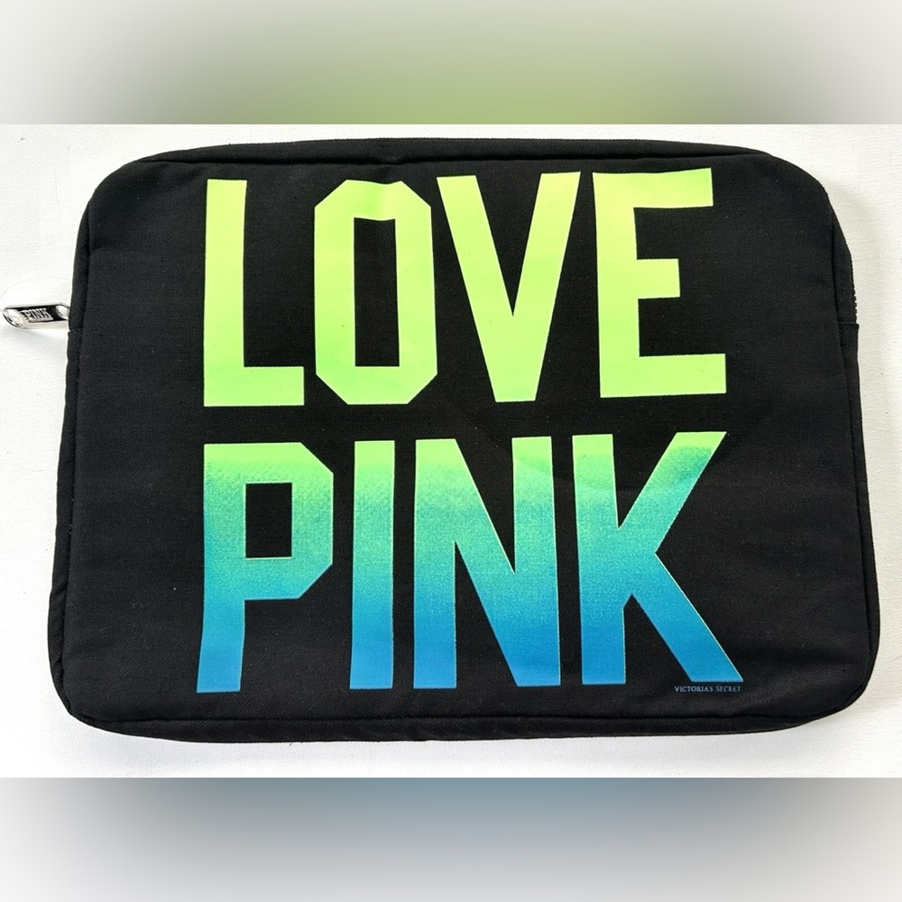 NWOT Victoria's Secret Love Pink Padded Laptop Device Case Bag Sleeve Black 17”